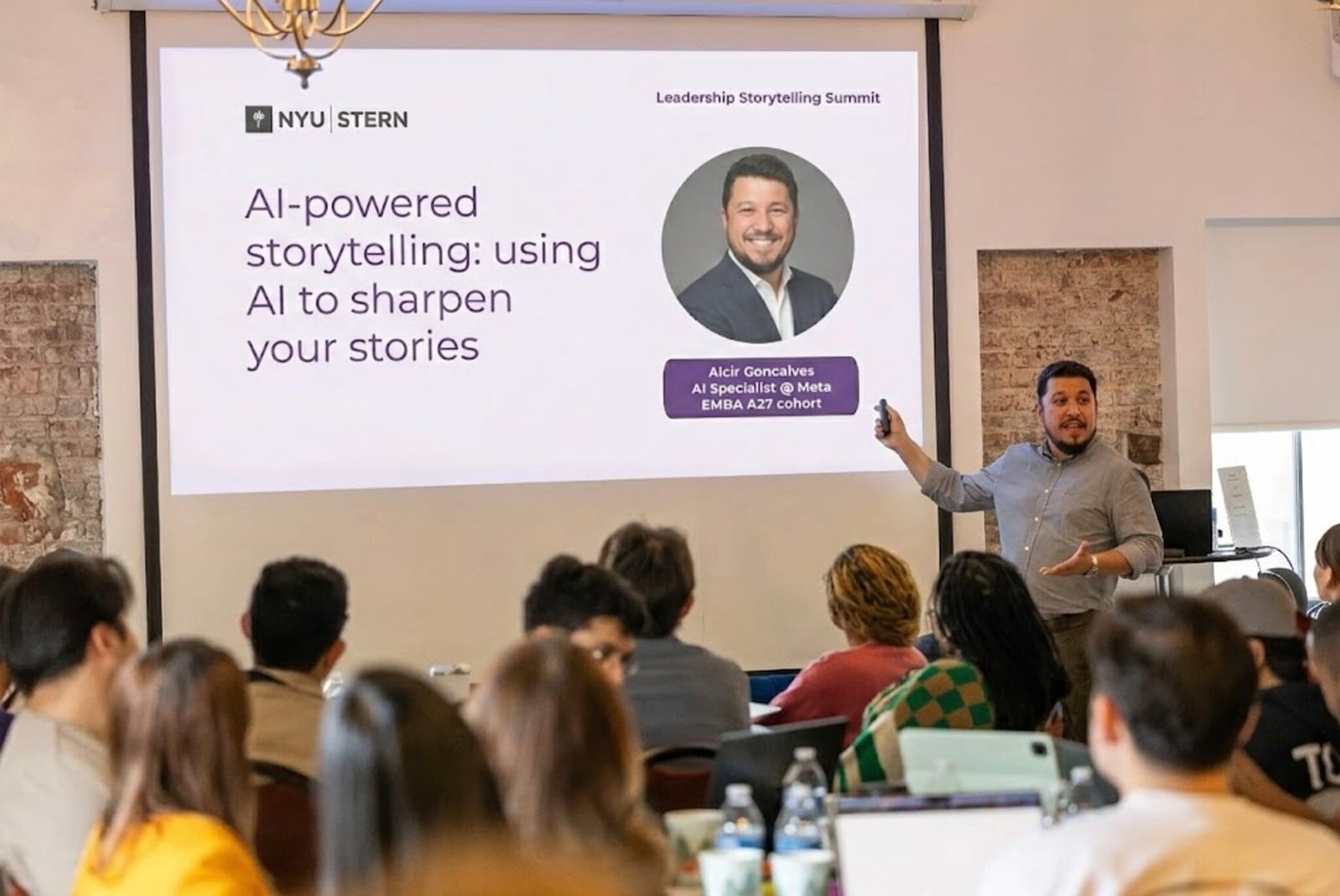Alcir presenting at the NYU Stern Leadership Storytelling Summit